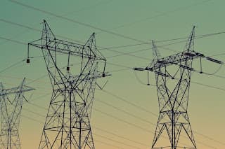 América Latina e o Caribe mantêm sua liderança em energias renováveis, mas enfrentam desafios em sua matriz